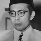 Foto - Wikipedia