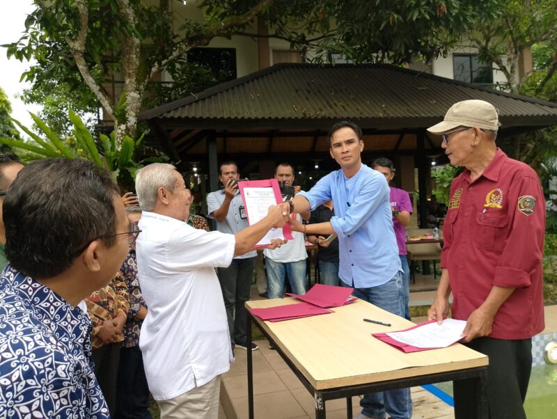 Pj Bupati Lebak, diwakili oleh Kepala Badan Kesbangpolinmas Lebak, H. Sukanta, menyampaikan dukungan penuh dari Pemerintah Daerah Kabupaten Lebak terhadap pemekaran Kabupaten Cilangkahan