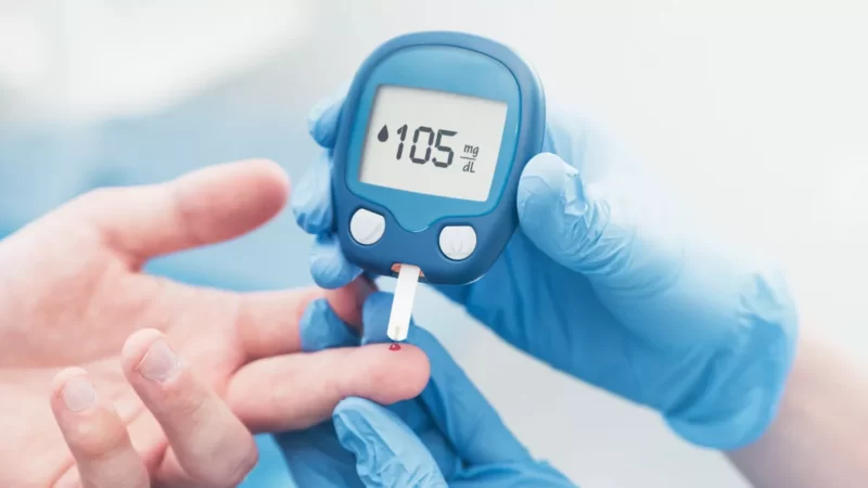 Diabetes adalah penyakit metabolik yang ditandai dengan peningkatan kadar gula darah