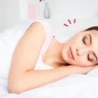Luangkan sedikit waktu sebelum tidur untuk memastikan wajah Anda benar-benar bersih