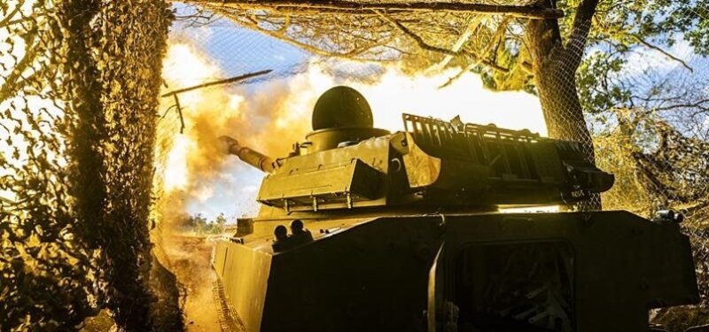 Moskow berhasil merebut desa-desa baru di timur Ukraina secara berkala selama berminggu-minggu, sementara pasukan Ukraina yang kalah persenjataan dan kalah jumlah personel kesulitan untuk membendung serangan Rusia