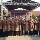 Foto bersama Para Dewan Guru dalam acara pelepasan dan kenaikan kelas SD Negeri 2 Muara, Kamis 20 Juni 2024.