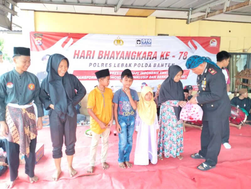Polsek Malingping Polres Lebak mengadakan acara santunan untuk 78 anak yatim dari berbagai desa di Kecamatan Malingping