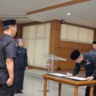 PJ Walikota Cimahi Dicky Saromi menandatangani SK pengangkatan dan pelantikan pejabat struktural dan fungsional