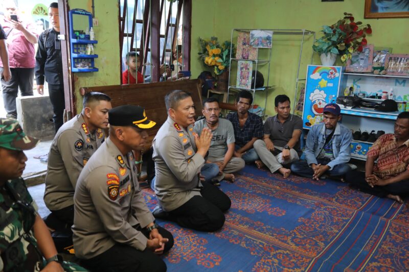 Janji tersebut diucapkan oleh Kapolda kepada anak korban saat mengunjungi keluarga korban di Tanah Karo pada Minggu (30/6/2024)