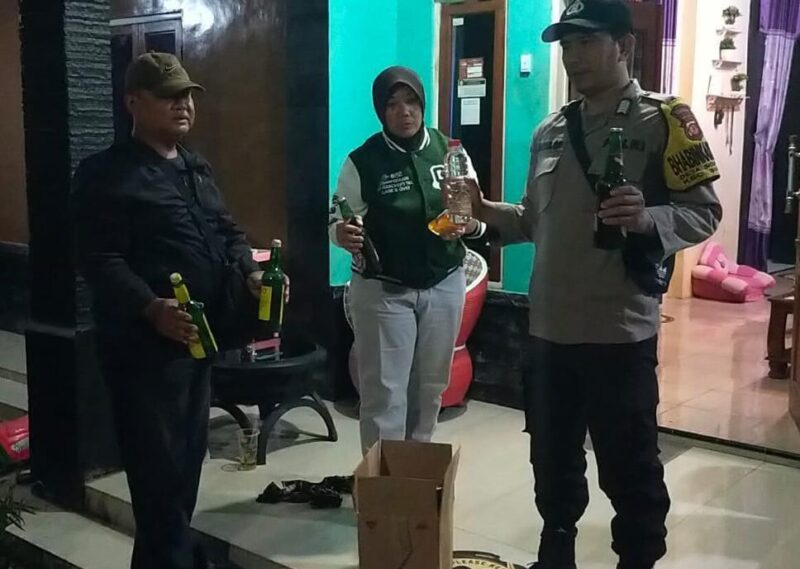 Kapolresta Cirebon, Kombes Pol Sumarni, S.I.K, S.H, M.H, mengungkapkan bahwa dalam razia tersebut berhasil disita 38 botol miras pabrikan dari berbagai merek serta miras tradisional berupa ciu