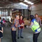 Kapolresta Cirebon, Kombes Pol Sumarni, S.I.K, S.H, M.H, memimpin pelaksanaan patroli menggunakan sepeda motor pada hari Jum'at, 12 Juli 2024