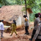  Kapolresta Cirebon, Kombes Pol Sumarni, S.I.K, S.H, M.H, memberikan bantuan renovasi Rumah Tidak Layak Huni (Rutilahu)