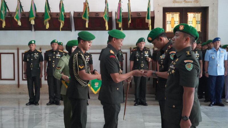 ma Jabatan (Sertijab) Dandeninteldam III/Slw yang dilaksanakan di Ruang Soedirman Makodam III/Slw
