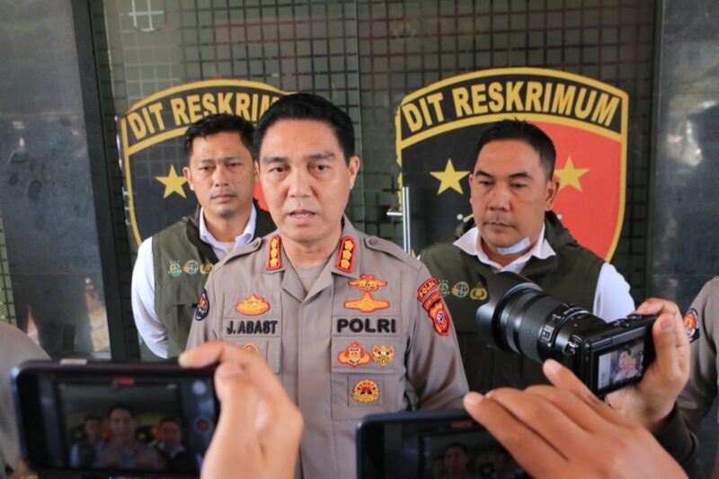 Jules Abraham menekankan bahwa proses penyidikan akan terus berlanjut dan pihaknya masih mendalami kemungkinan adanya penambahan tersangka selain HHM dan DRM