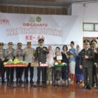 Kapolres Humbahas AKBP Hary Ardianto, S.H., S.I.K., M.H., memberikan kejutan dengan membawa nasi tumpeng ke Kantor Kejari Humbang Hasundutan pada Senin (22/7/2024)