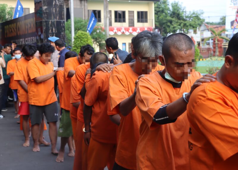 Jajaran Satuan Reserse Kriminal (Satreskrim) Polresta Cirebon berhasil mengungkap 14 kasus kejahatan selama periode Februari 2024