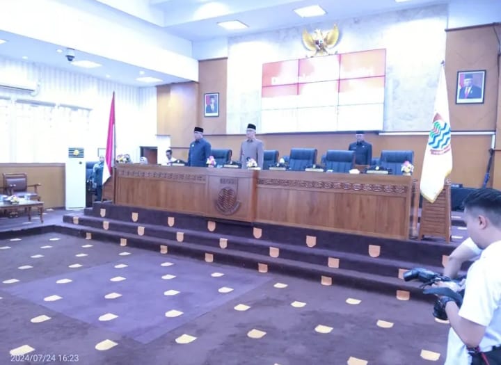 DPRD Kota Cimahi menggelar Sidang Paripurna di ruang Sidang Paripurna DPRD Kota Cimahi, Jalan Dra Hj Djulaeha Karmita Nomor 5, Cimahi Utara, pada Rabu (24/7/2024)