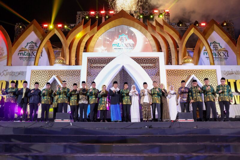 Penjabat (Pj) Gubernur Banten Al Muktabar secara resmi membuka pelaksanaan Musabaqah Tilawatil Quran (MTQ) ke-XXI tingkat Provinsi Banten pada Rabu malam (24/7/2024)