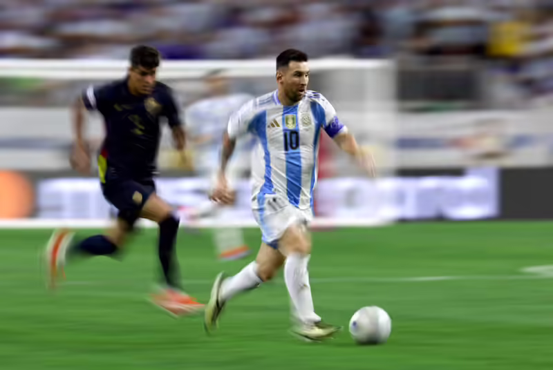 Messi memecahkan rekor menit bermain terbanyak dalam sejarah Copa America, meskipun sempat absen dalam pertandingan terakhir grup melawan Peru karena masalah hamstring, FOTO: Reuters