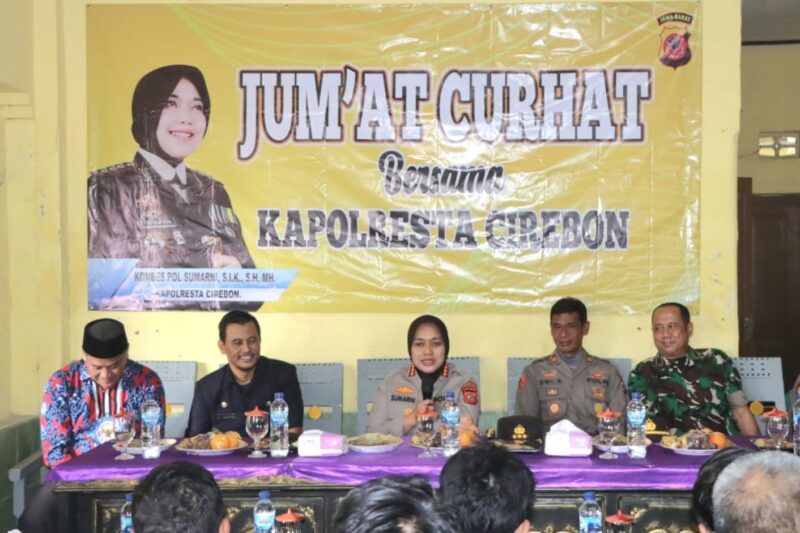 Kombes Pol Sumarni, S.I.K, S.H, M.H, menjelaskan bahwa 'Jumat Curhat' bertujuan untuk menjalin komunikasi yang lebih erat dengan seluruh elemen masyarakat di Kabupaten Cirebon