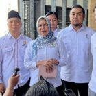 Presiden Joko Widodo menerima kunjungan pengurus Kamar Dagang dan Industri (KADIN) Kalimantan Timur (Kaltim) serta pengurus Himpunan Pengusaha Muda Indonesia (HIPMI) Kaltim di Istana Garuda, Kawasan Ibu Kota Nusantara (IKN)