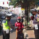 Untuk ETLE Mobile, penindakan tahun 2024 tercatat sebanyak 629 kali, turun 84% dari tahun 2023 yang mencapai 3.884 kali