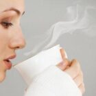 Foto: Ilustrasi Minum Air Hangat