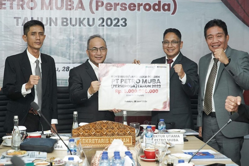 PT Petro Muba menyerahkan kontribusi sebesar Rp5 miliar kepada Pemerintah Kabupaten Musi Banyuasin (Muba). 