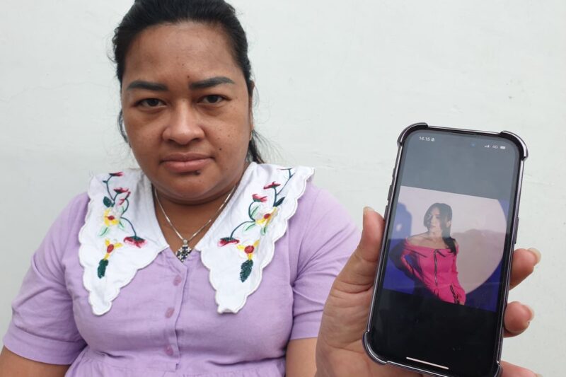 Okta Vivilia (35) saat diwawancarai di Jalan Sei Batang Serangan, Kota Medan pada Jumat (26/7/2024). (KOMPAS.com/GOKLAS WISELY )