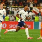 Ketika pertandingan tampak akan berlanjut ke babak perpanjangan waktu, Ollie Watkins muncul sebagai pahlawan Inggris