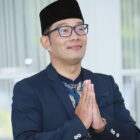 Kandidat Gubernur DKI Jakarta, Ridwan Kamil, mengakui kesalahan atas cuitan-cuitan lamanya di platform sosial media X (dulu Twitter), yang kembali menjadi perbincangan hangat publik. Dalam klarifikasinya yang diunggah pada Senin (26/8/2024)
