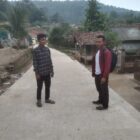 Masyarakat setempat merasa puas dan bangga dengan dibangunnya jalan rabat beton di Jalan Leuwi Seeng Terusan Kampung Tibaseri, Desa Kadu Agung, Kecamatan Gunungsari