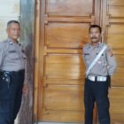 Bhabinkamtibmas Cibuluh Polsek Bogor Utara Polresta Bogor Kota Polda Jabar, bersama dengan anggota Lantas Bogor Utara, melaksanakan pengamanan kegiatan ibadah di Gereja Perta yang berada di wilayah Bogor Utara pada Minggu (4/8/2024)