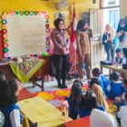 Polwan Polsek Klangenan yang menjabat sebagai Bhabinkamtibmas Desa Serang, Aiptu Nilawati, turun langsung memberikan edukasi kepada 66 siswa dari TK Budi Sakti Serang di Desa Serang, Kecamatan Klangenan, Kabupaten Cirebon