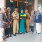 Antin bekerjasama dengan Tim Penggerak PKK Desa Kresikan, Kader Posyandu Desa Kresikan, serta bidan desa Kresikan