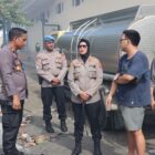 Menurut Kapolres Buru, AKBP Sulastri Sukidjang, dugaan sementara menunjukkan kebakaran dipicu oleh korsleting listrik yang terjadi di gudang belakang swalayan