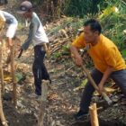 Nana Supriyatna dan aparatur Desa Cinangka telah membuktikan bahwa dengan kerja keras dan semangat kebersamaan
