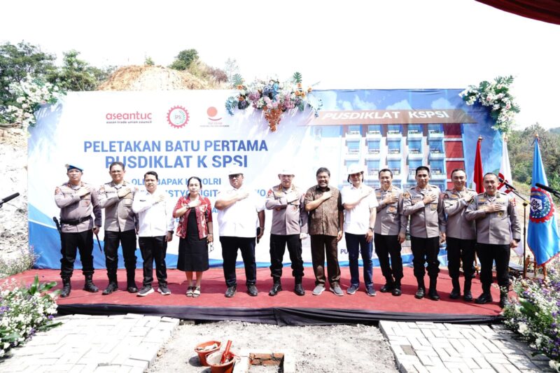 Kapolri Jenderal Polisi Drs. Listyo Sigit Prabowo, M.Si., melaksanakan kegiatan peletakan batu pertama pembangunan gedung Pusat Pendidikan dan Latihan (Pusdiklat) Konfederasi Serikat Pekerja Seluruh ASEAN Trade Union Council (KSPSI ATUC)