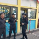 anggota Kompi 1 Batalyon D Pelopor melaksanakan patroli di wilayah Kabupaten Garut, Rabu (7/8/2024)