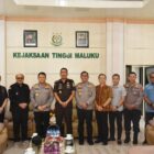 Dalam upaya meningkatkan sinergitas dalam penegakan hukum, Kapolda Maluku Irjen Pol Drs. Eddy Sumitro Tambunan, M.Si., melakukan kunjungan silaturahmi ke Kajati Maluku, Agoes Soenanto Prasetyo, SH., MH., pada Kamis (8/8/2024)
