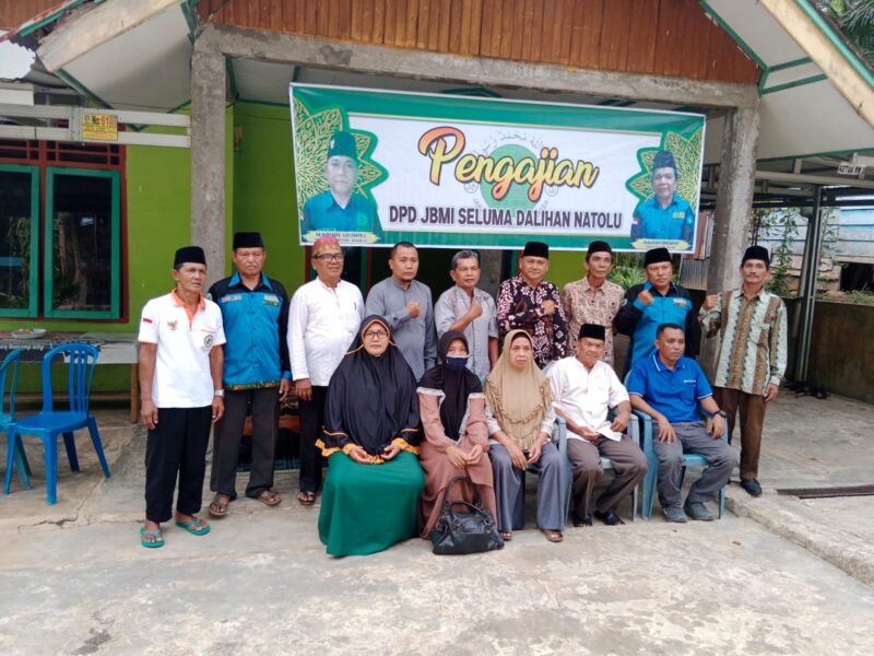 DPD Jaringan Masyarakat Bertakwa Indonesia (JBMI) Seluma mengadakan pengajian rutin bulanan di rumah salah satu anggotanya, Pak Suptono, yang berlokasi di Dusun Baru