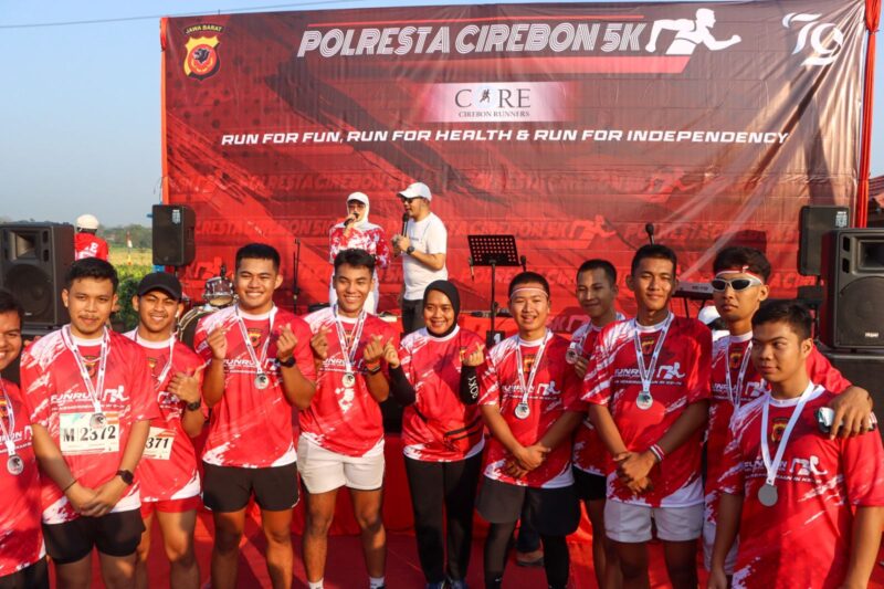 Dalam rangka memeriahkan Hari Kemerdekaan Republik Indonesia yang ke-79, Polresta Cirebon mengadakan kegiatan Fun Run 5K pada Minggu (11/8/2024). Acara yang dimulai dari Mapolresta Cirebon dan berakhir di RM. Bageur Tengkleng, Kecamatan Talun, Kabupaten Cirebon
