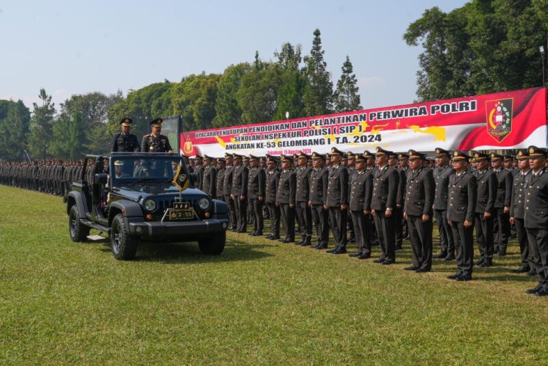 Kapolda Jawa Barat, Irjen Pol. Dr. Akhmad Wiyagus, S.I.K., M.Si., M.M., menghadiri upacara penutupan pendidikan dan pelantikan Perwira Polri Sekolah Inspektur Kepolisian Negara Republik Indonesia (SIP) yang diselenggarakan oleh Kasetukpa Lemdiklat Polri