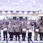 Dalam rangka mempersiapkan pengamanan Pilkada serentak tahun 2024, Karo Ops Polda Jabar, Kombes Pol. Drs. Budi Wasono, S.I.K., M.H., membuka kegiatan pelatihan Optimalisasi input data Operasi Mantap Praja Lodaya 2024 di Aula Dit Lantas Polda Jabar, Jumat (16/8/2024)