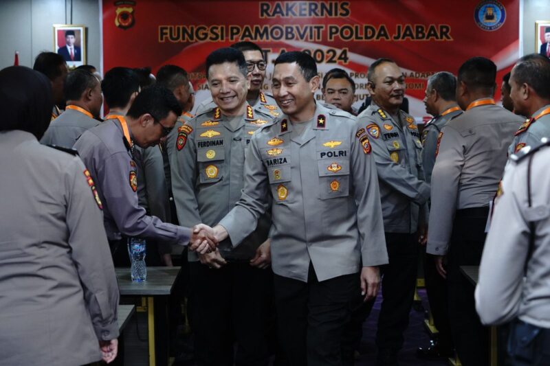 Wakapolda Jabar Brigjen Pol. Bariza Sulfi resmi membuka Rapat Kerja Teknis (Rakernis) Fungsi Pengamanan Objek Vital (Pamobvit) Polda Jabar Tahun Anggaran 2024, yang berlangsung di Hotel Sakti, Jl. Soekarno Hatta No. 735 Bandung, Jumat (16/8/2024)