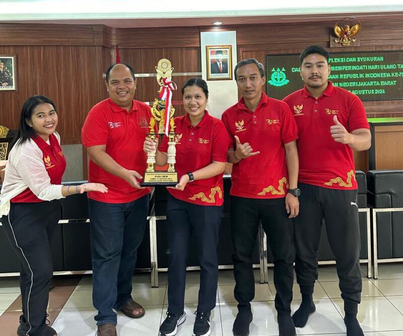 Unit kerja bidang Pengelolaan Barang Bukti dan Barang Rampasan (PB3R) Kejaksaan Negeri Jakarta Barat berhasil meraih juara umum dalam rangkaian lomba yang diselenggarakan untuk memperingati HUT ke-79 Kemerdekaan Republik Indonesia