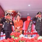 Dalam rangka memperingati Hari Kemerdekaan Republik Indonesia yang ke-79, Kepala Kepolisian Daerah Maluku, Irjen Pol Drs. Eddy Sumitro Tambunan, M.Si., turut menghadiri upacara detik-detik proklamasi yang berlangsung di Lapangan Merdeka, Kota Ambon, Sabtu (17/8/2024)