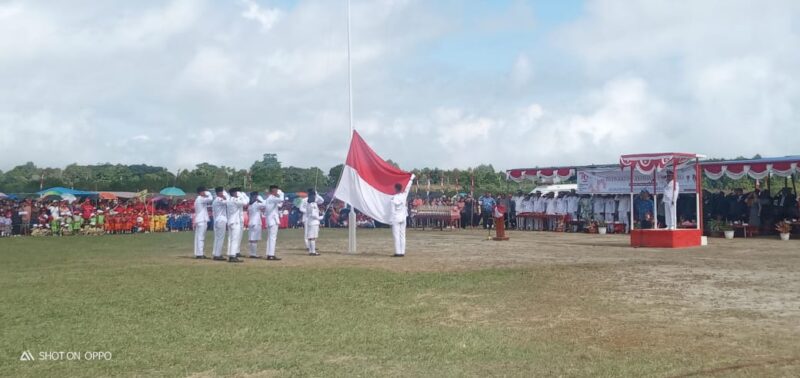 eringatan detik-detik Proklamasi HUT RI ke-79 di Kecamatan Paranginan, Kabupaten Humbang Hasundutan, berlangsung dengan penuh hikmat pada Sabtu, 17 Agustus 2024