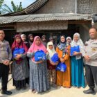 Kapolres Lebak Polda Banten AKBP. Suyono, S.I.K, melalui perwakilannya, melaksanakan kegiatan Bakti Sosial dengan memberikan bantuan kepada masyarakat Kampung Anco