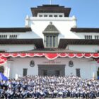 Kapolda Jawa Barat, Irjen Pol. Dr. Akhmad Wiyagus, S.I.K., M.Si., M.M., menghadiri acara Apel Pelepasan Kontingen Jawa Barat menuju Pekan Olahraga Nasional (PON) XXI 2024 yang akan digelar di Provinsi Aceh dan Sumatera Utara.
