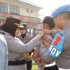 Kapolresta Cirebon, Kombes Pol Sumarni, S.I.K, S.H, M.H, memimpin Apel Gelar Pasukan Operasi Mantap Praja Lodaya 2024 yang digelar di Lapangan Apel Polresta Cirebon pada Selasa (20/8/2024)