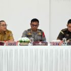 Bupati Humbang Hasundutan yang diwakili Asisten Pemerintahan dan Kesra Jaulim Simanullang menyampaikan Nota Pengantar Keuangan Rancangan Peraturan Daerah (Ranperda) PAPBD