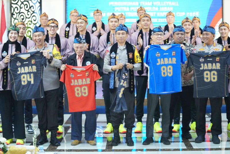 Pembukaan pengukuhan Volleyball tournament Kapolri Cup 2024 dibuka oleh Kapolda Jabar Irjen Pol Drs.Akhmad Wiyagus. S.I.k,.M.M bertempat di Aula Dit Lantas Polda Jabar, Selasa (20/08/2024)