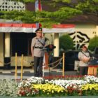 Dalam rangka memperingati Hari Juang Polri, Kapolda Jawa Barat, Irjen Pol Dr. Akhmad Wiyagus, S.I.K., M.Si., M.M., memimpin upacara peringatan yang berlangsung di Lapangan Upacara Mapolda Jabar pada Rabu (21/08/2024)